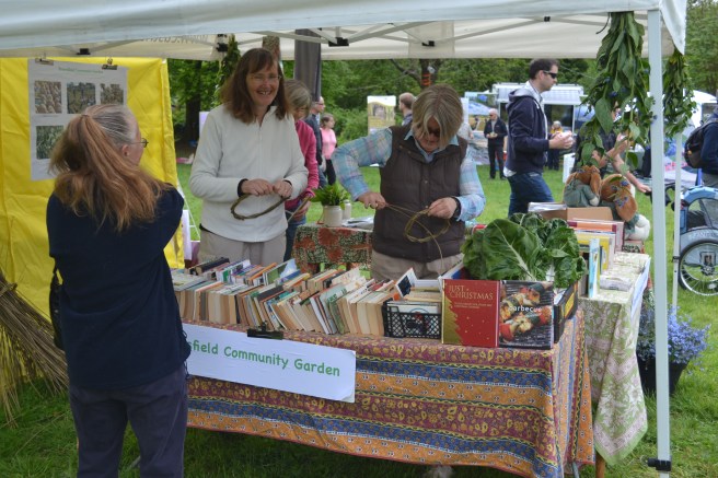 Lynn & Amanda on the stall
