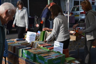 Lynn R & Diana on the stall in the morning